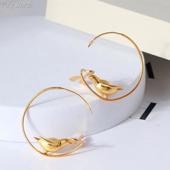 Tory Burch matte gold earrings - Picture 3 of 5